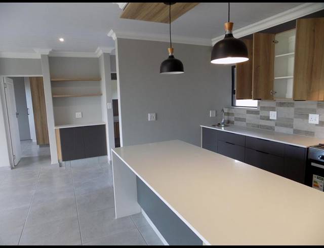 3 BEDROOM TOWNHOUSE FOR SALE IN SEEMEEU PARK